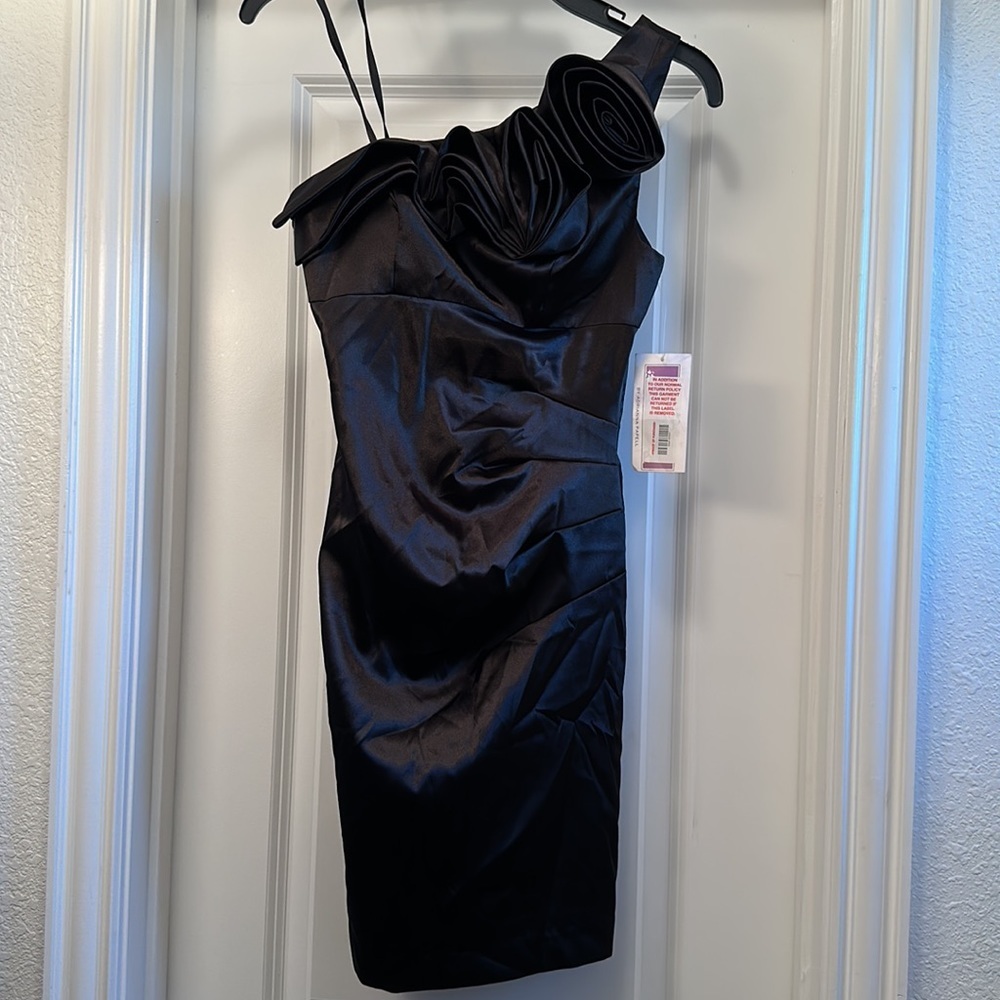 XS Black satin feel one shoulder dress.‎ NWT